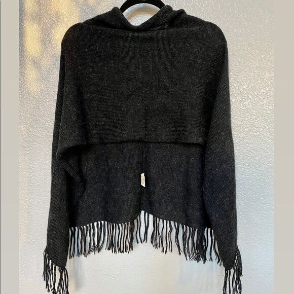 Alpaca Women's Dark Gray Fringed Shawl Wrap Shrug Poncho Made In Peru - Picture 1 of 7